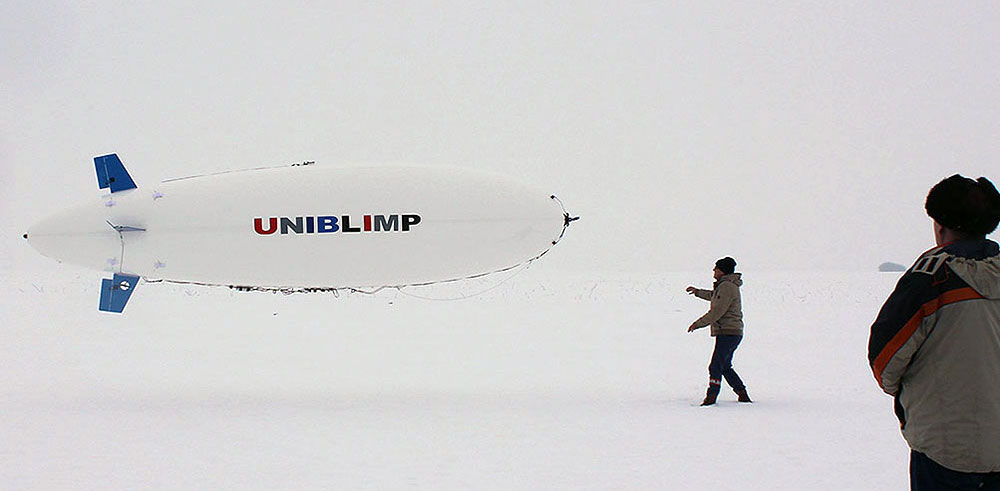 UniBlimp-in-winter-conditions